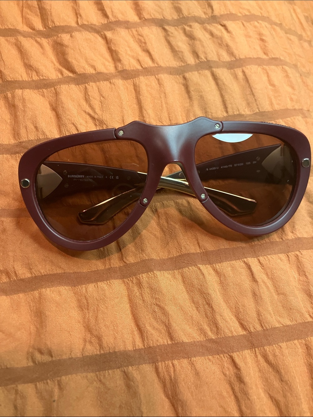 *BRAND NEW* Burberry Maroon Shield Sunglasses with Gradient Lenses